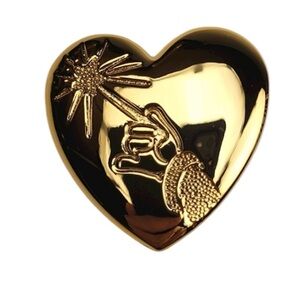 😍2/$20 Vintage Disney The Variety Club Arm & Wand gold-tone heart pin brooch